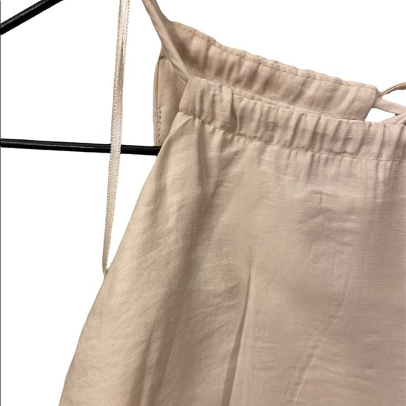 HALTERNECK FLOWY TOP IN BEIGE, TIE AROUND NECK, SIZE 34 - Picture 4 of 9